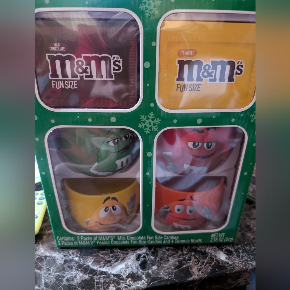 M&M'S Ice Cream Ceramic Bowl Set with Fun Size M&Ms *SALE*